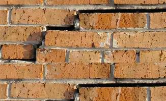 Brick wall with serious structural damage in Philadelphia, PA
